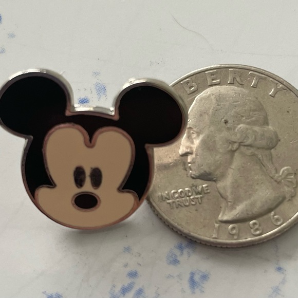 Disney 2006 Vintage Mickey Mouse Head - Picture 3 of 3